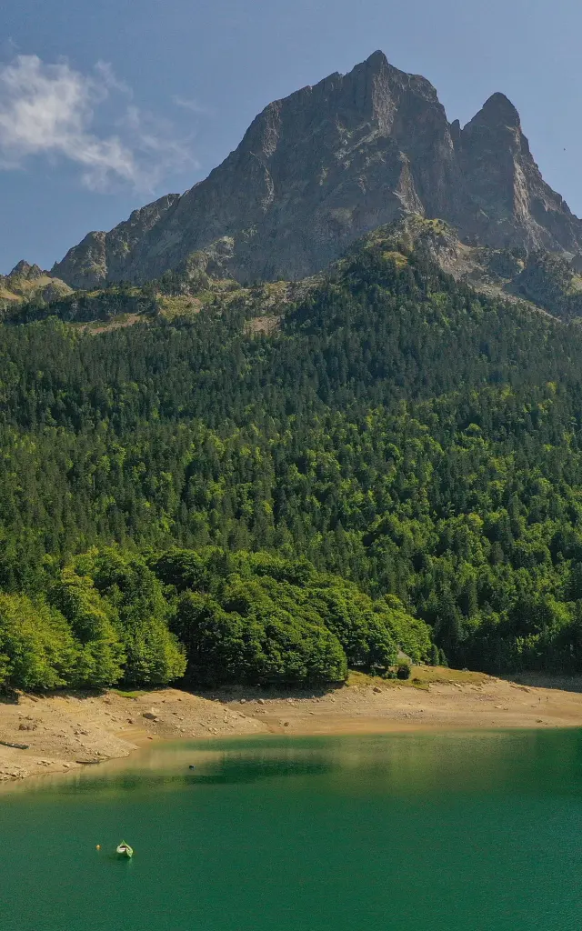 Pic du midi d'Ossau et lac de Bious-Artigues
