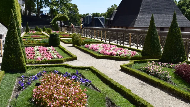 Chateau Jardin