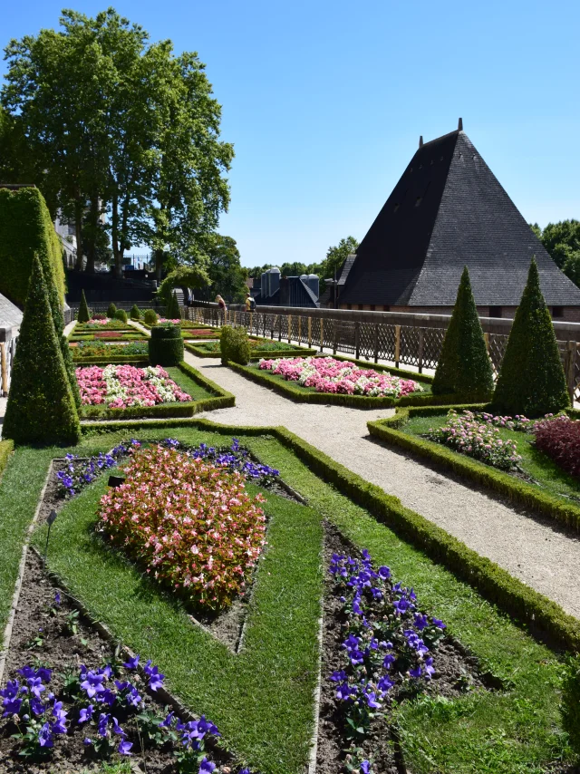 Chateau Jardin