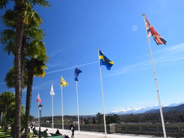 Pau, le boulevard des Pyrénées