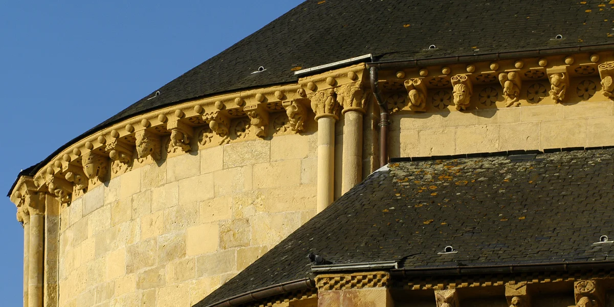 Cathedrale Chevet Lescar Modillons Pau Pyrenees Tourisme 1