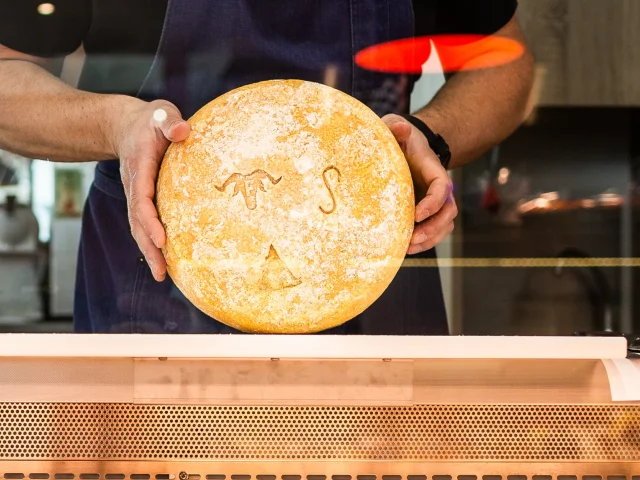 Halles de Pau - Ossau-Iraty cheese