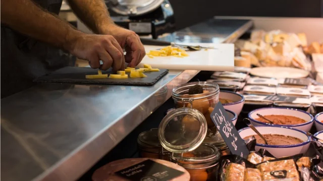 Halles de Pau - The Gourmet Pass