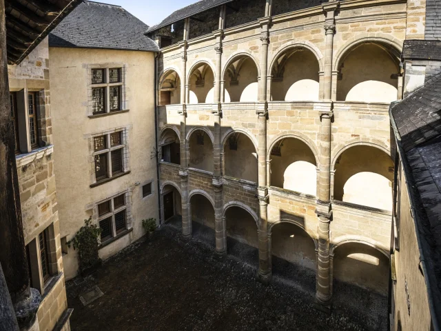 Nay Maison Carre Cour Pays De Bearn Adrien Basse Cathalinat