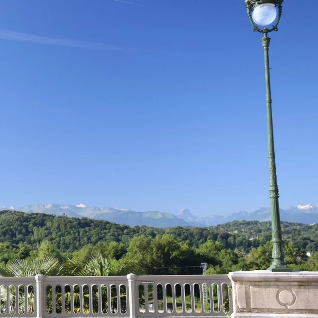 Pau, le boulevard des Pyrénées