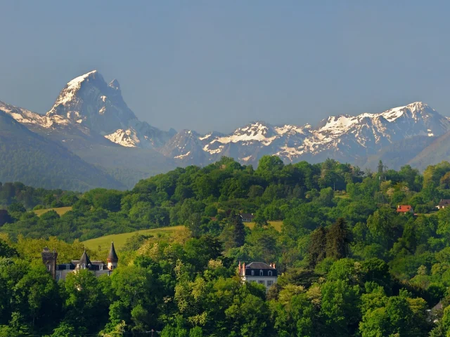 Les Pyrénées - Vue du Pic du Midi d'Ossau depuis Pau