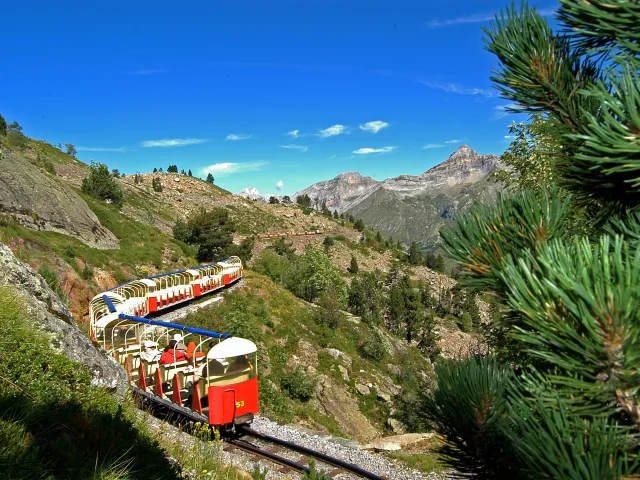 artouste little train