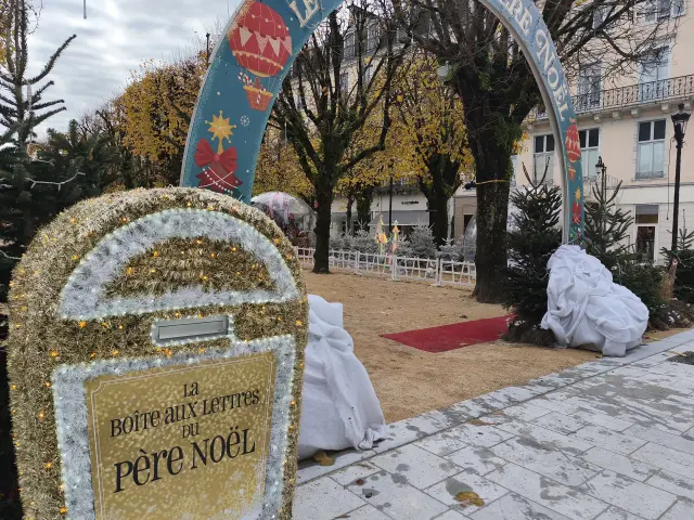 Village de Noël à Pau - Place Royale - Boite aux lettres du Père Noël