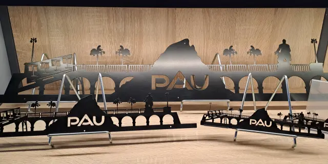 Boutique Office Tourisme Pau Skyline 01