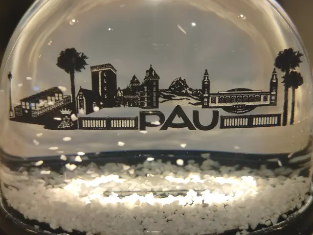 Snow Globe 7 Pau Pyrenees Tourism